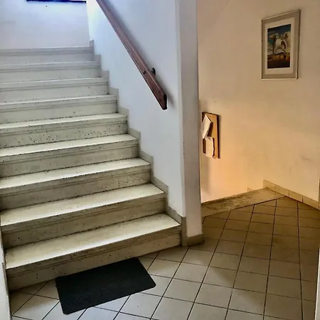 And Free Parking Апартаменти *