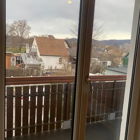 Apartment And Free Parking